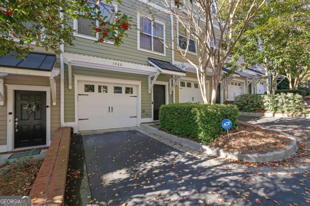 1960 Sterling Oaks Ne Circle — photo 2