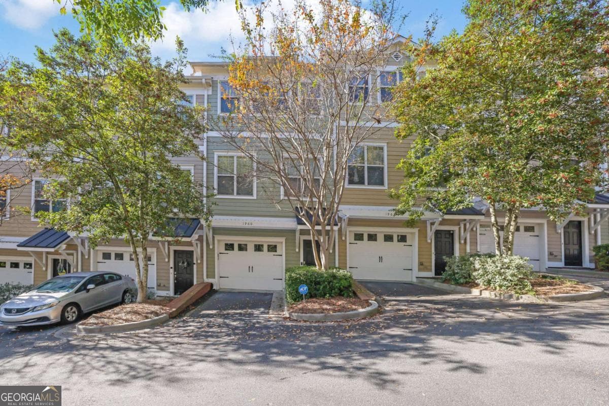 1960 Sterling Oaks Ne Circle — photo 1