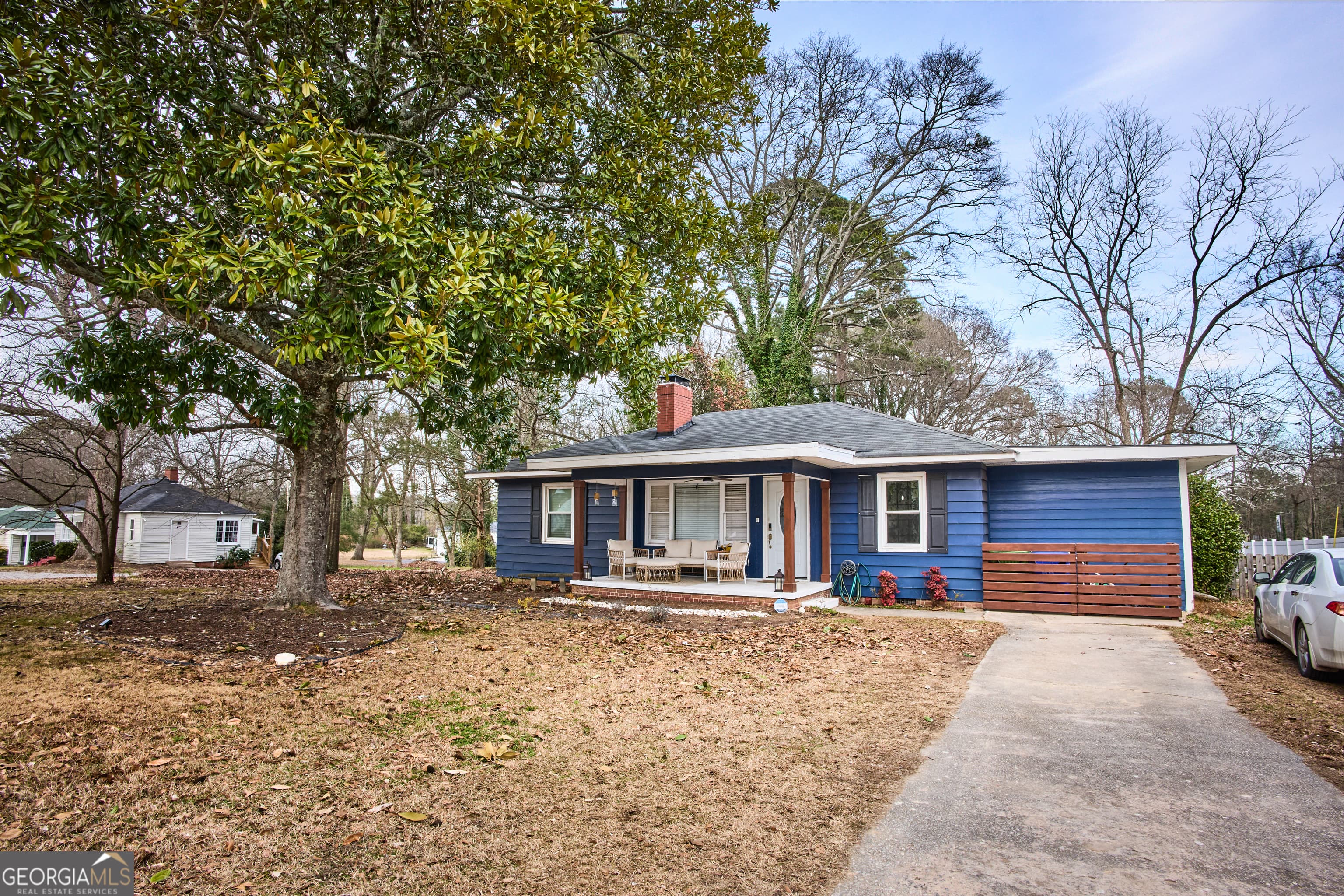 1037 S Madison Ave — photo 2