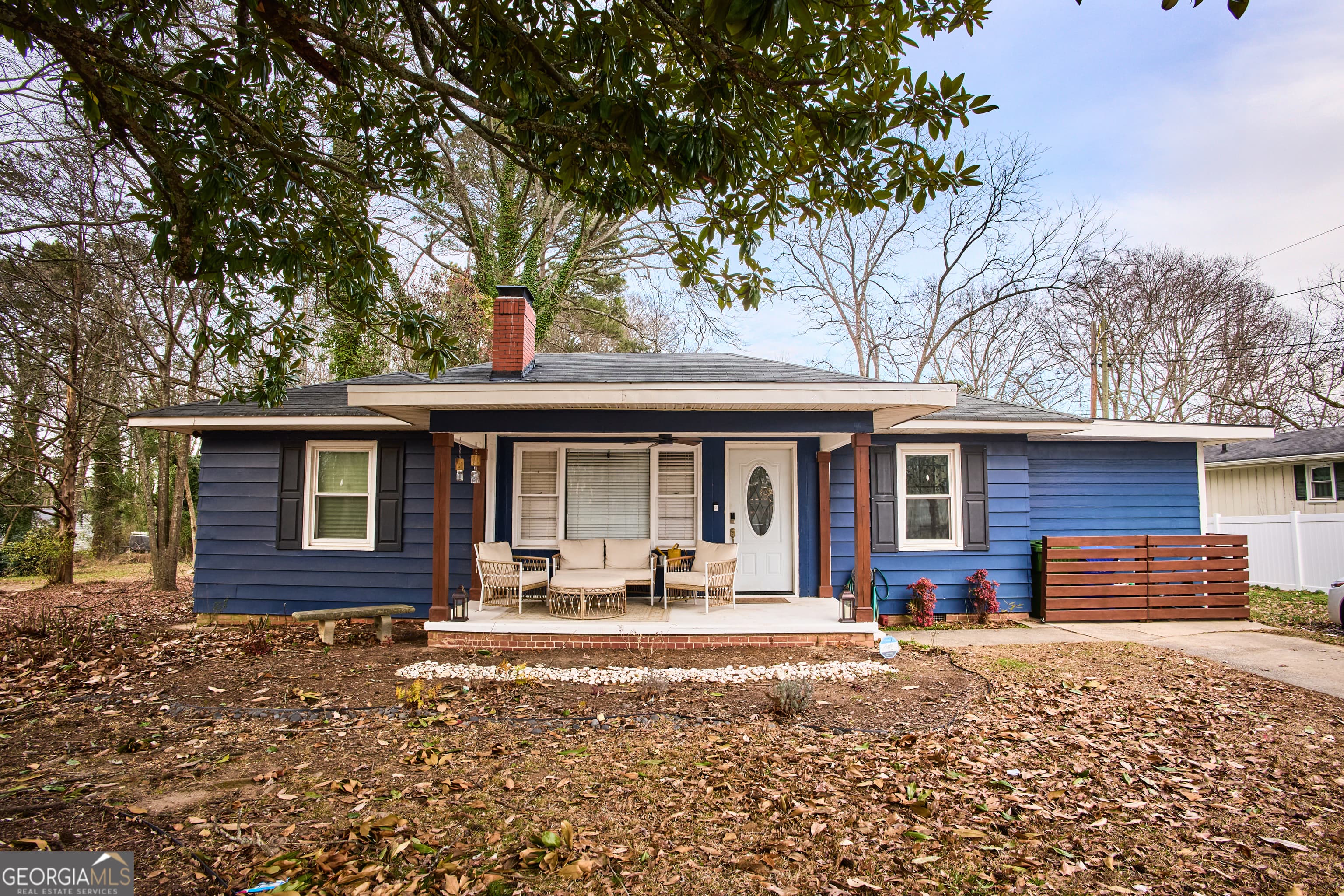 1037 S Madison Ave — photo 1