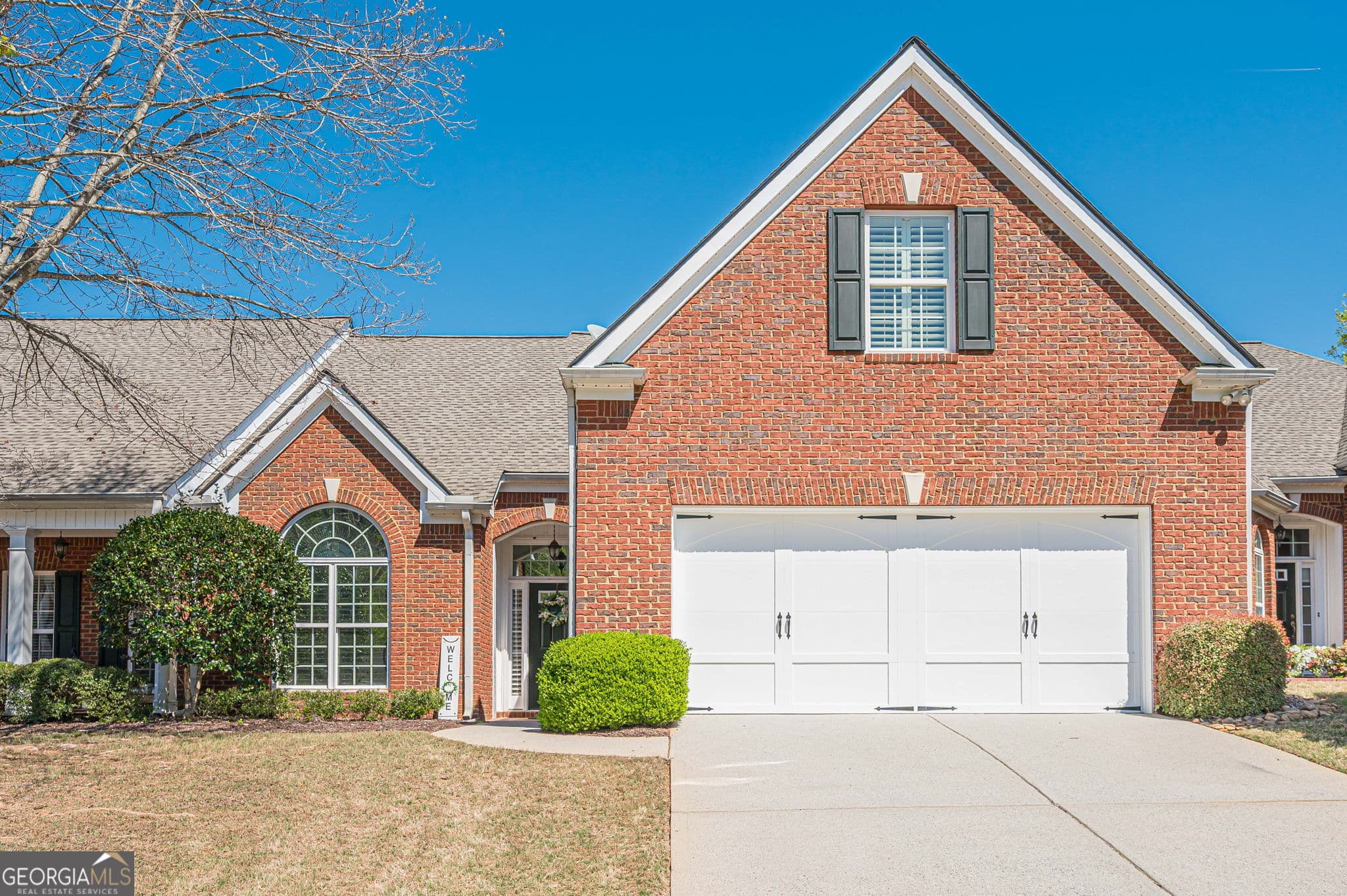 419 Brookes Walk — photo 1