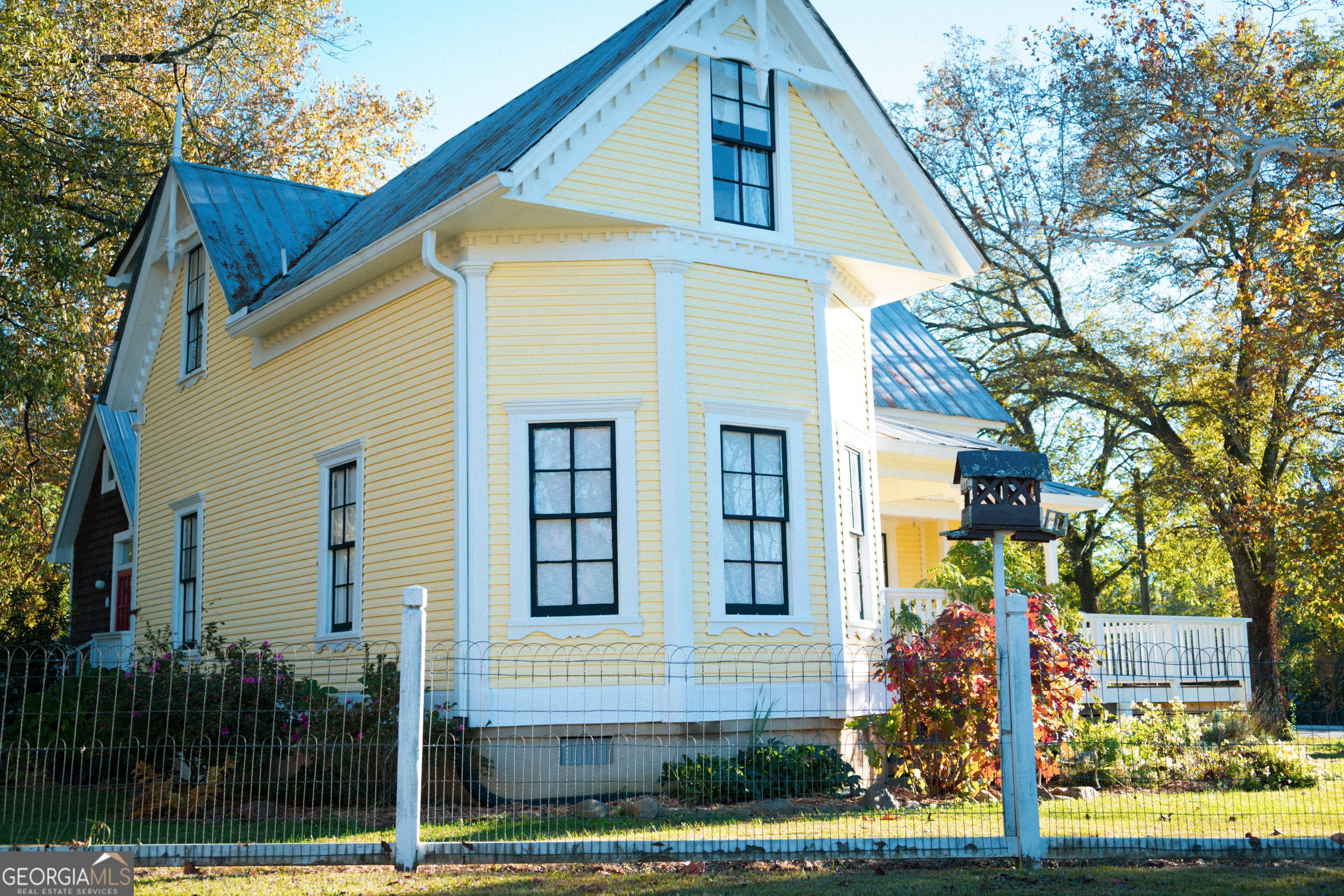 108 E Underwood St — photo 2