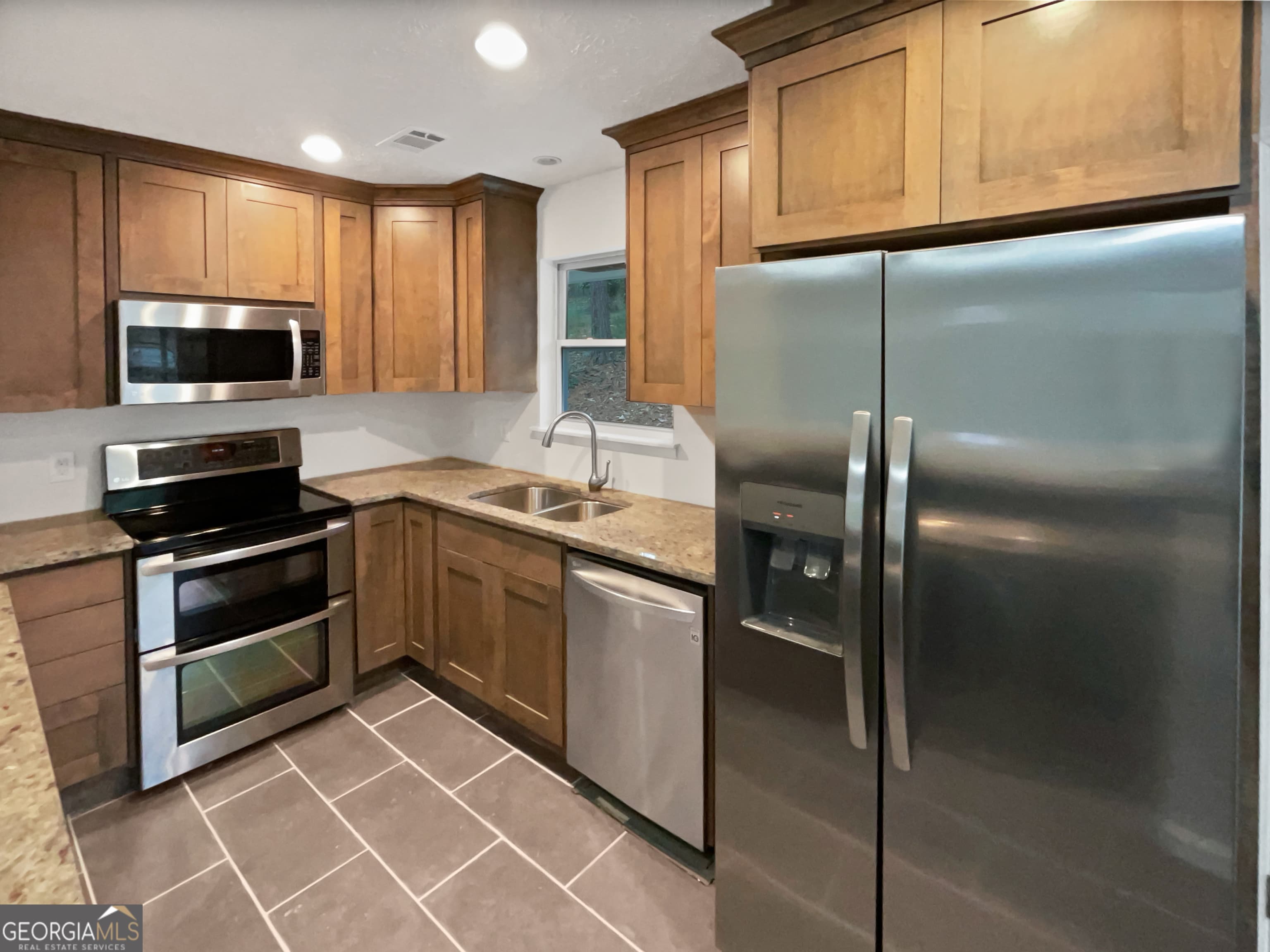 2650 Merry Rd — photo 2