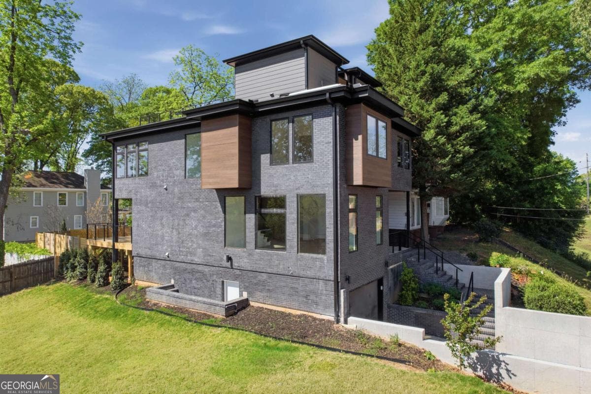 702 Foundry Nw St — photo 2