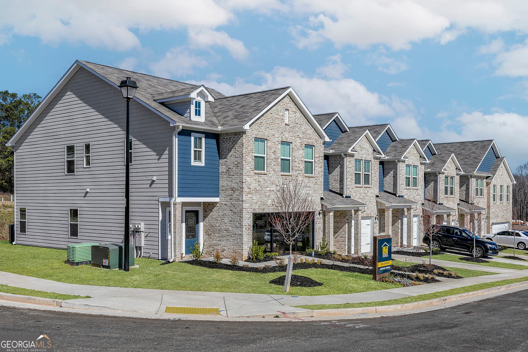 3919 Hidden River Ln — photo 2