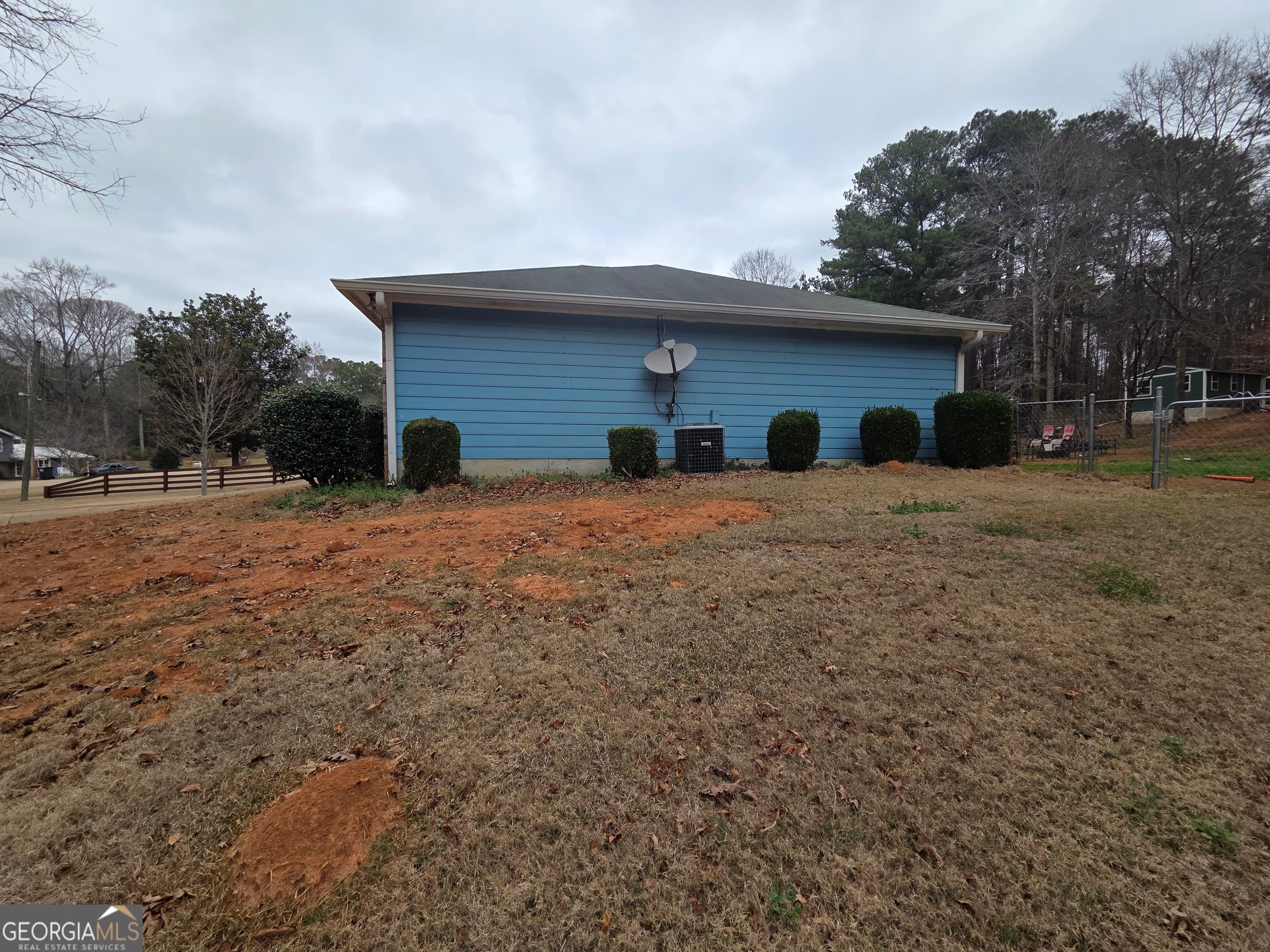 210 Pinehaven Dr — photo 2