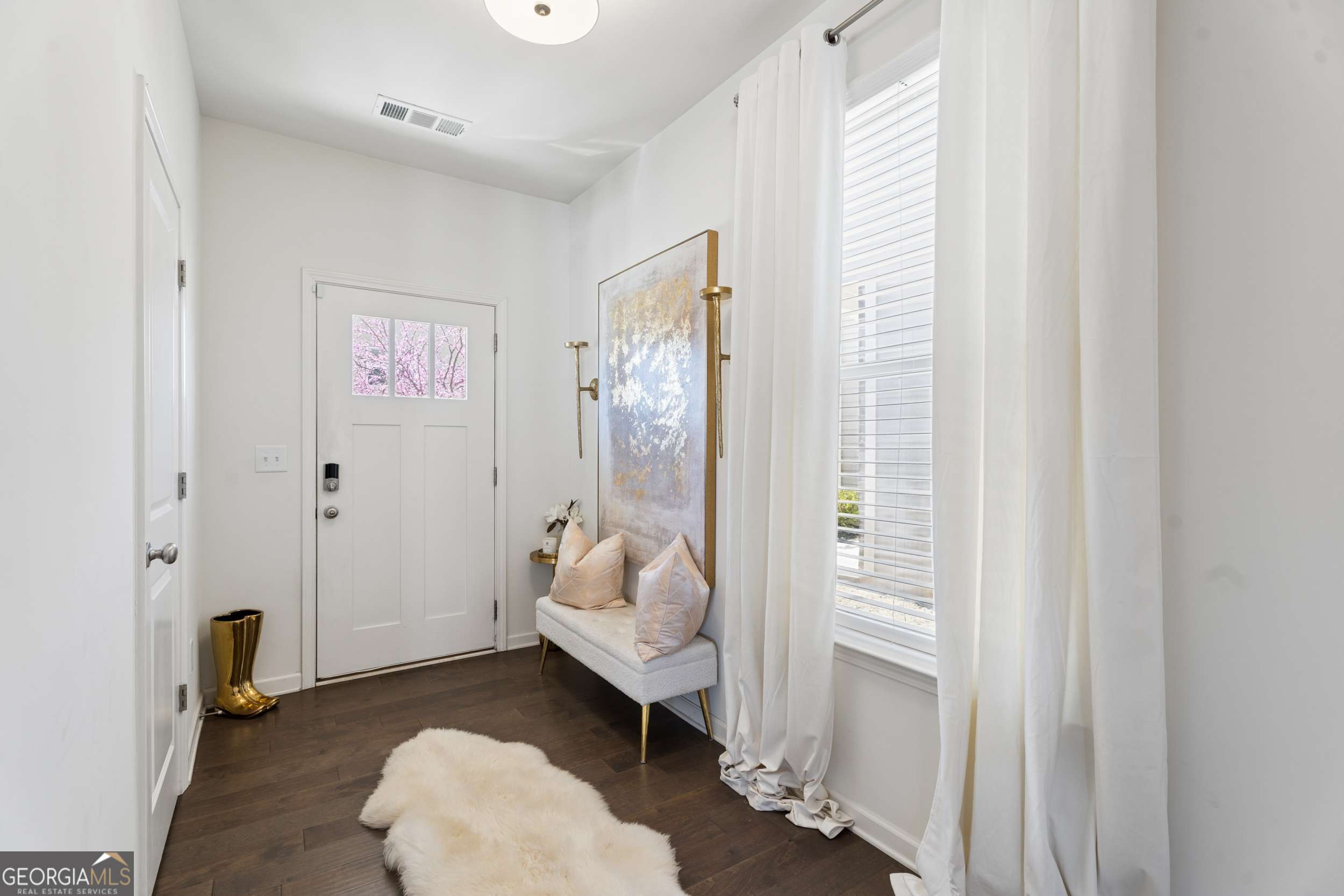 817 Regal Sw Ln — photo 2