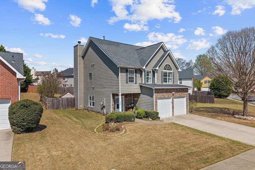 320 Blackwood Ln — photo 2