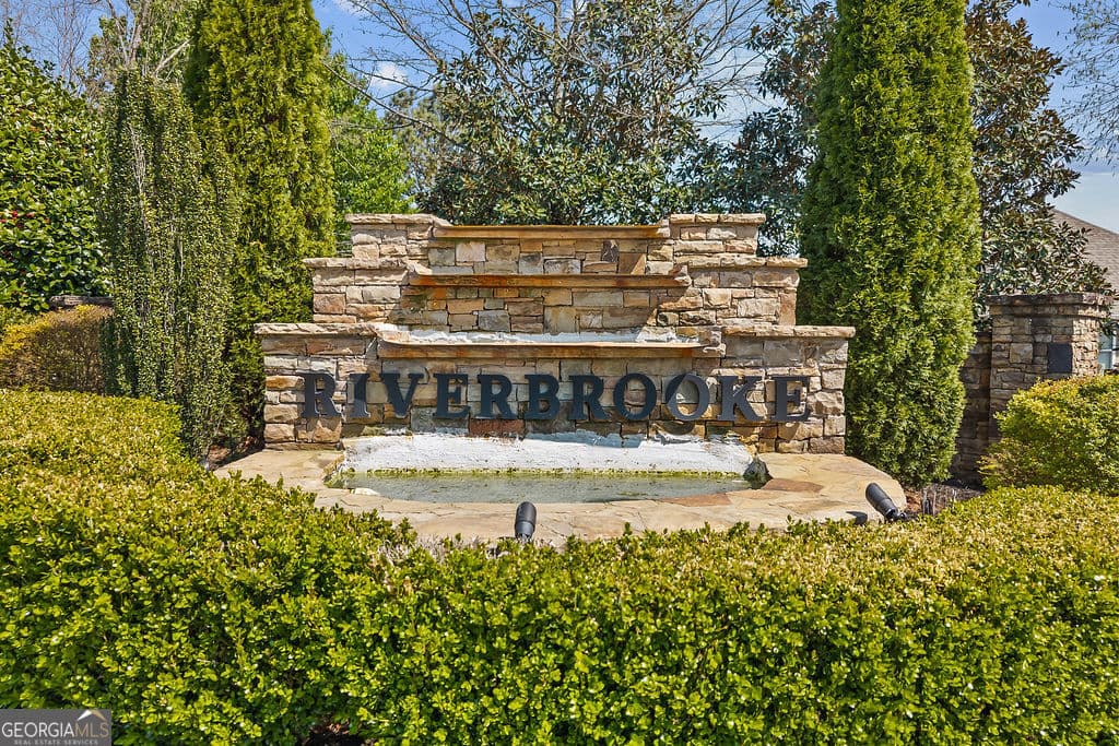 320 Blackwood Ln — photo 50