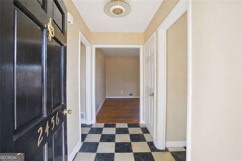 2456 Elmwood Se Circle — photo 2