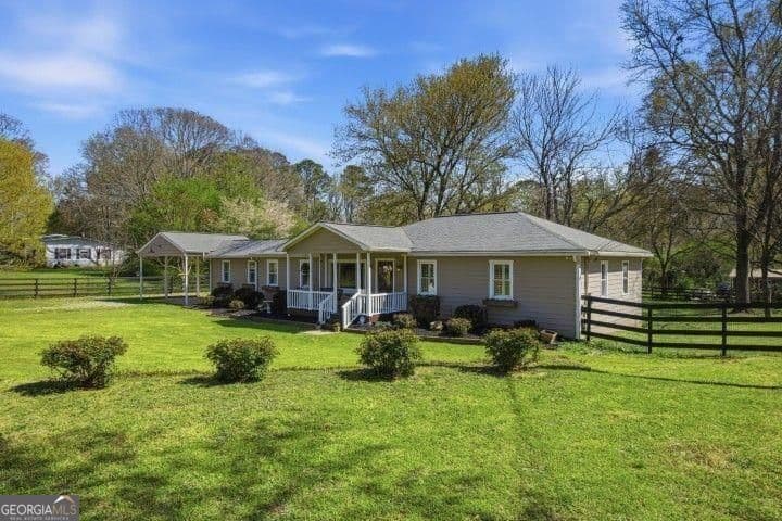 2215 Roper Rd — photo 2