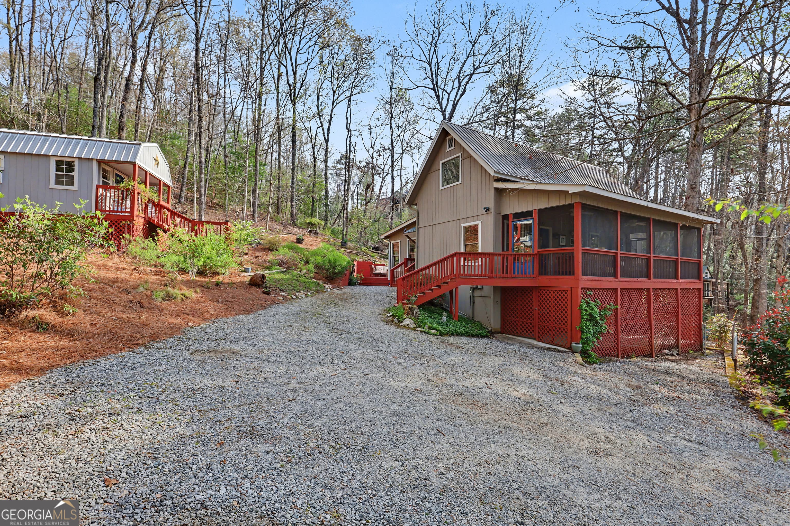 82 Buckeye Ln — photo 1