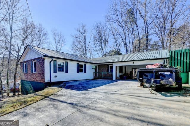 3527 Lakeview Dr — photo 1