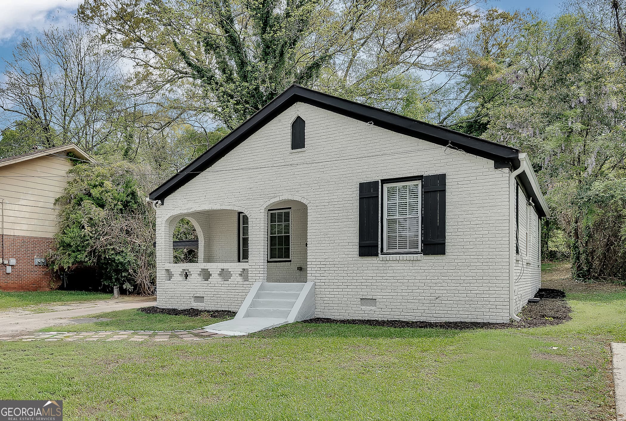 2300 Dauphine St — photo 2