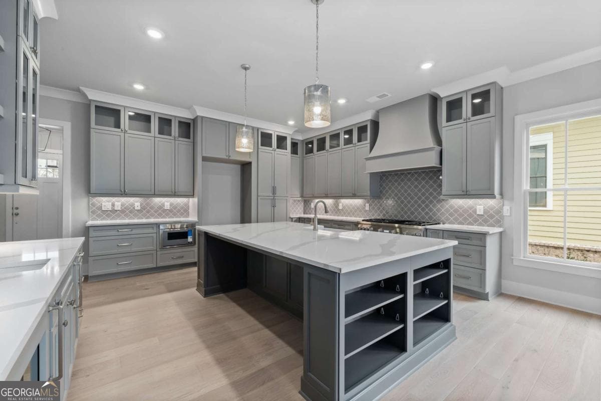 2031 Village Walk — photo 2