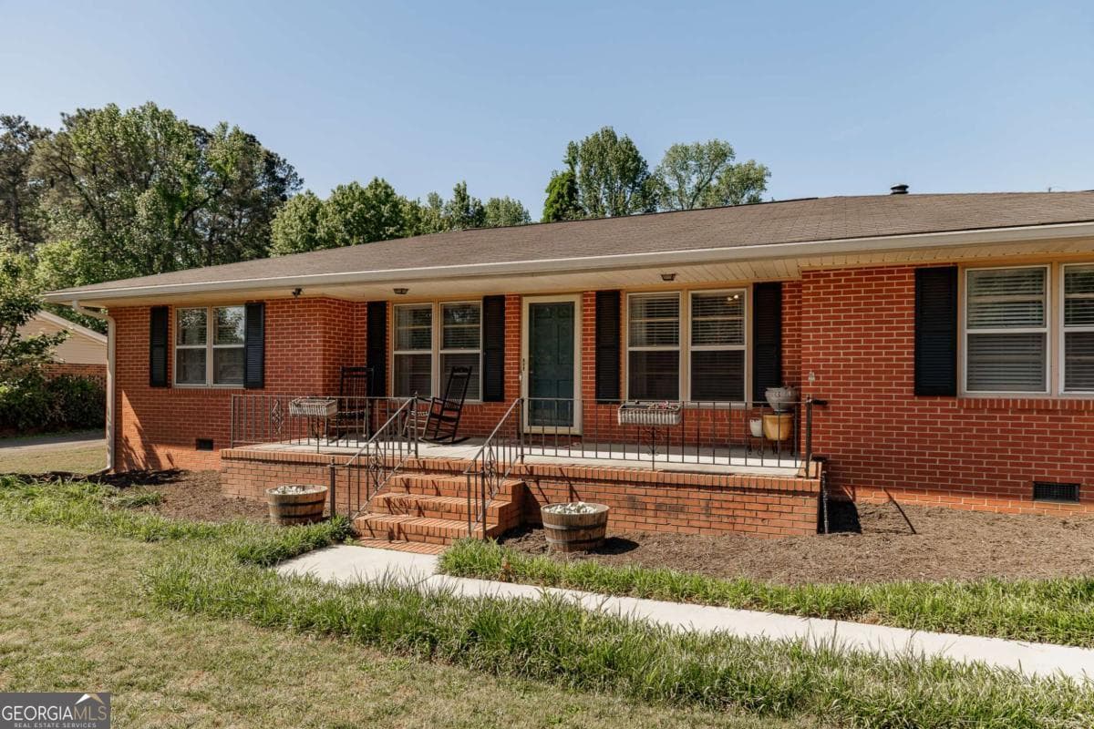 338 Virginia Ln — photo 2