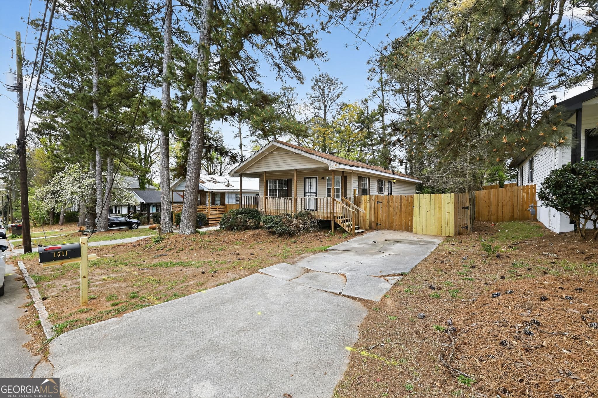 1511 Rupert Rd — photo 1