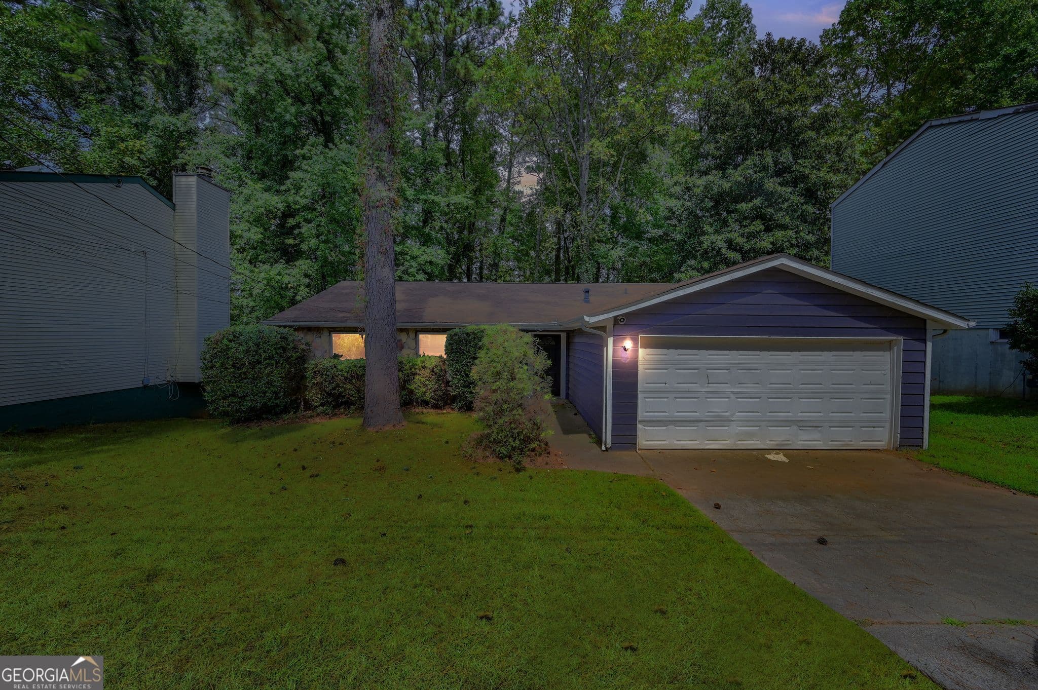 4250 Village Square Ln — photo 1