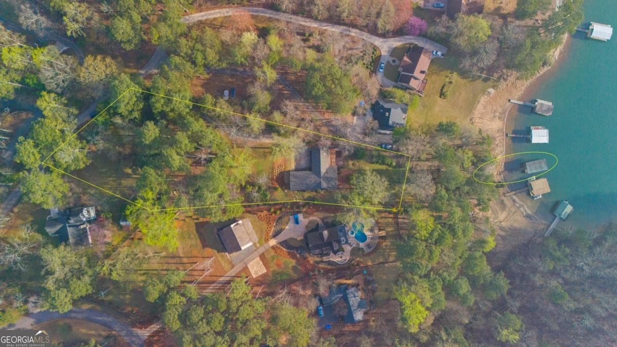 3240 Chimney Point Dr — photo 2