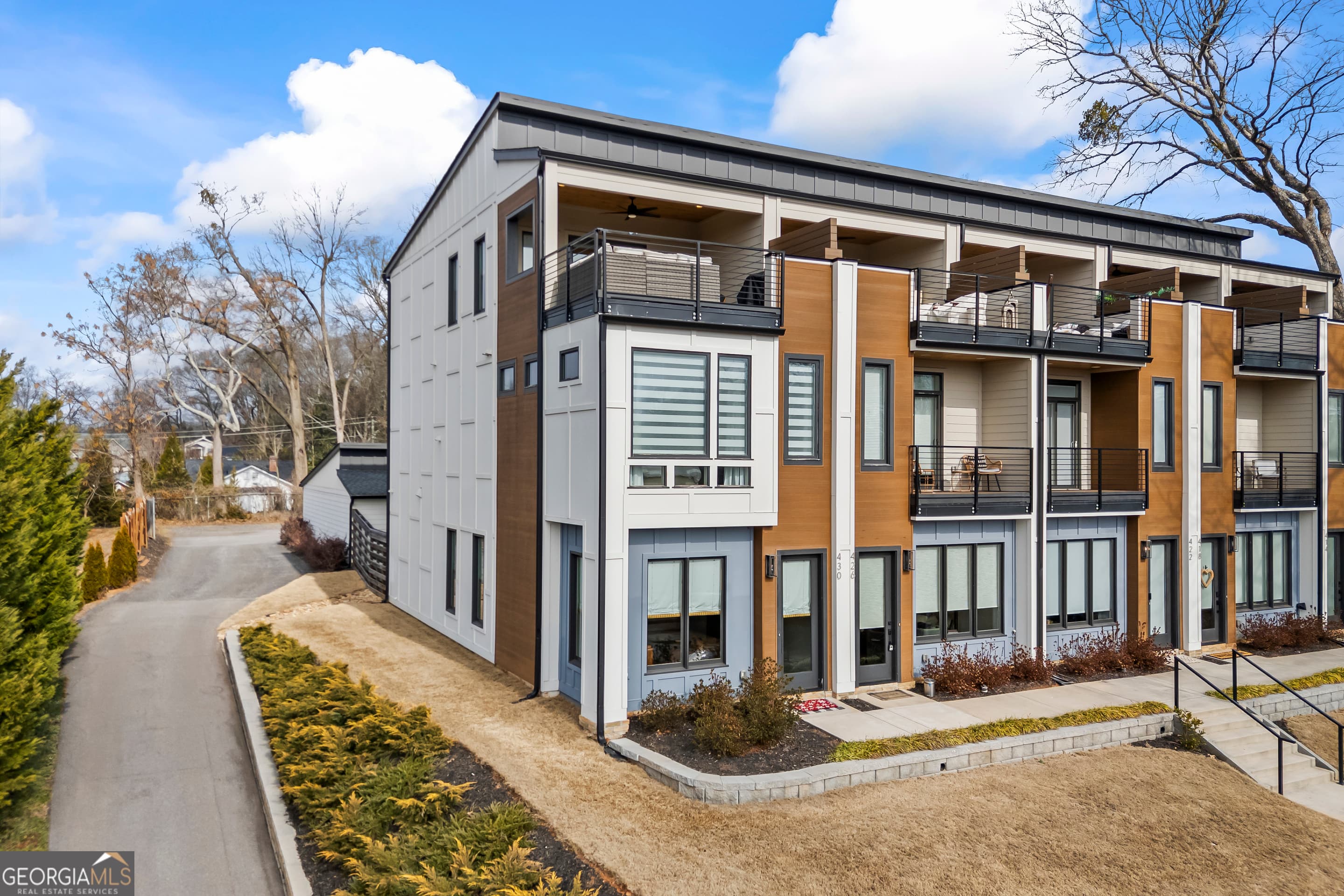 430 Forrest Ave — photo 1