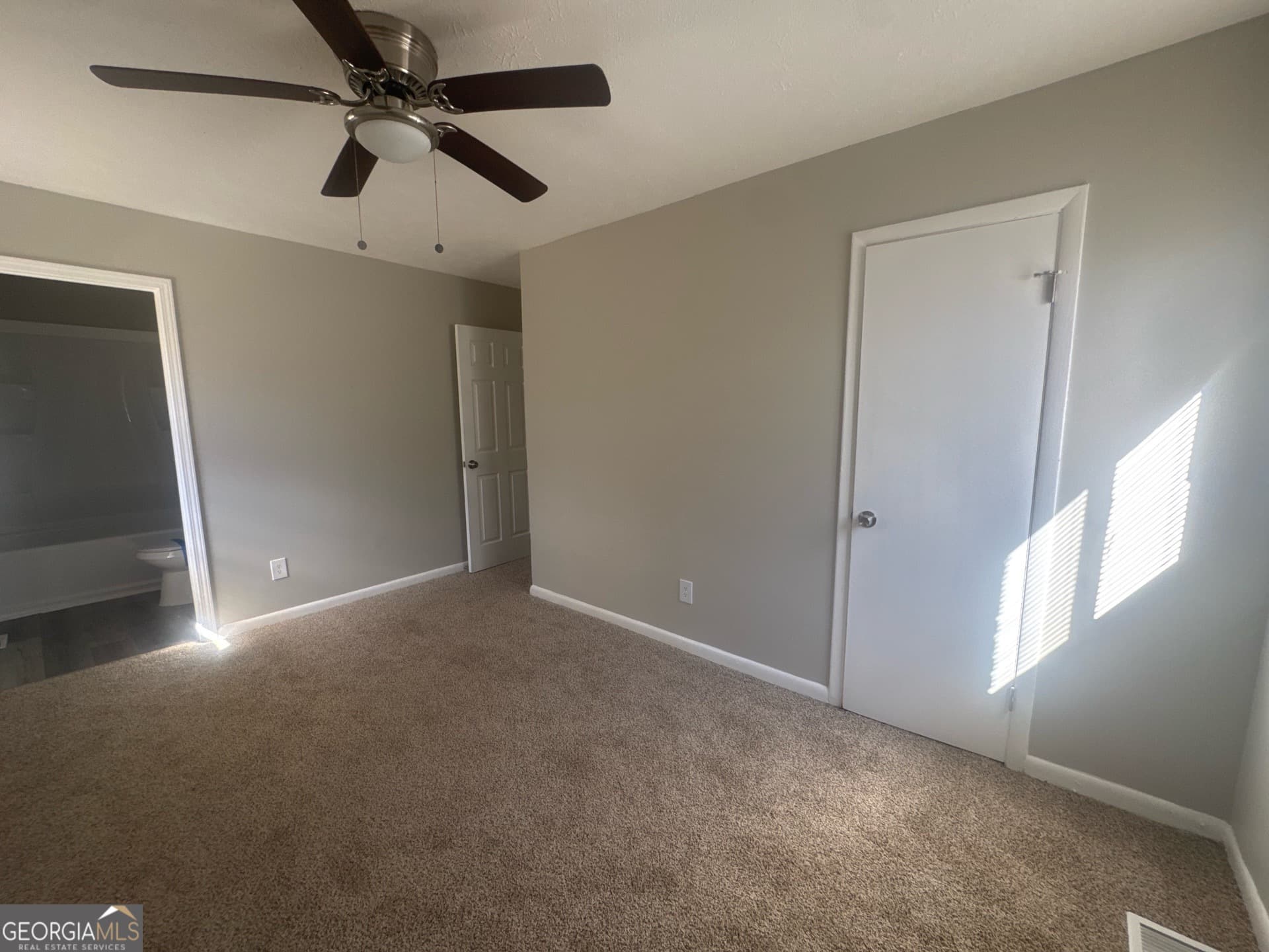 521 Fielding Circle — photo 2