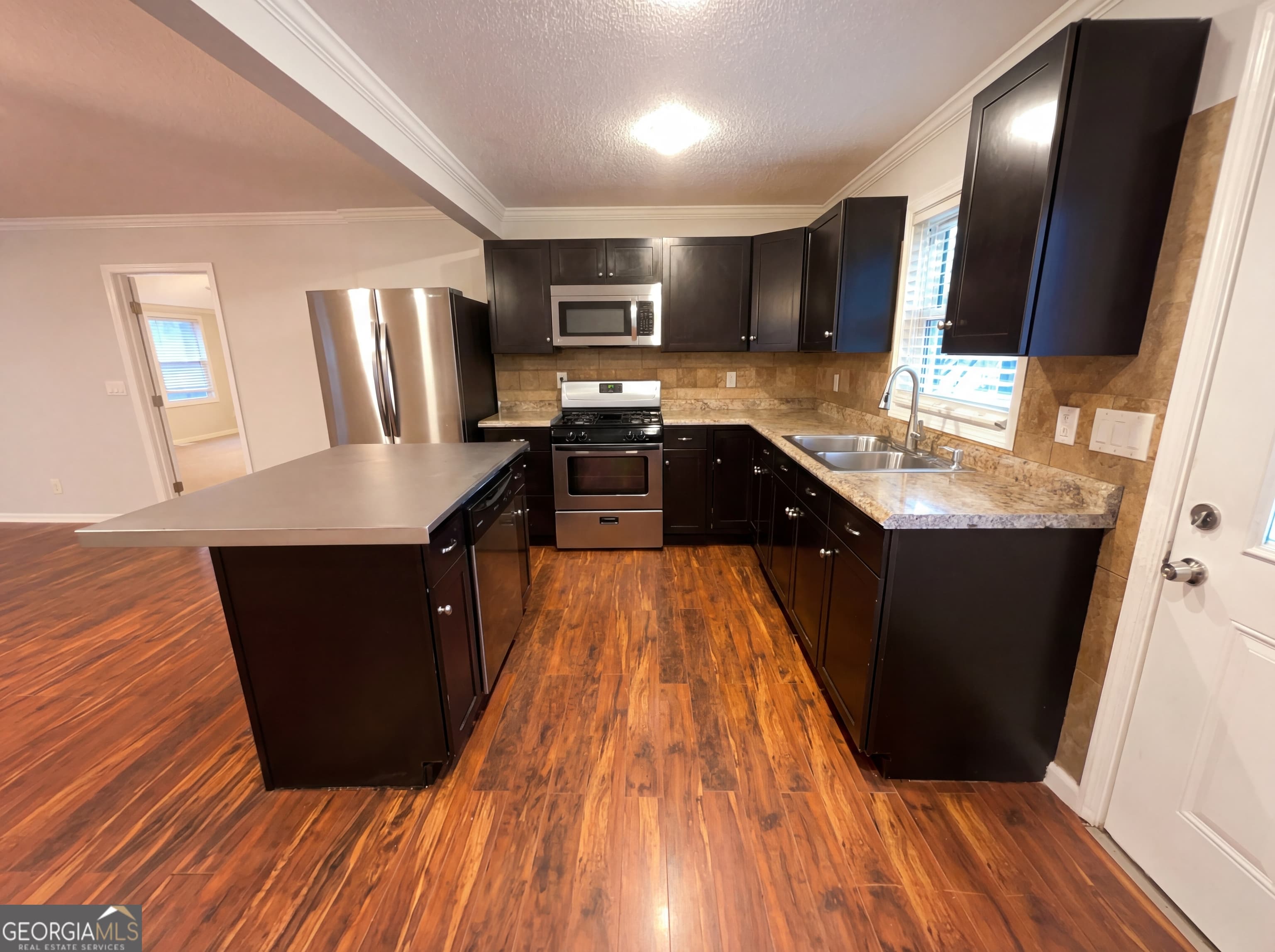 431 Cedarcrest Rd — photo 2