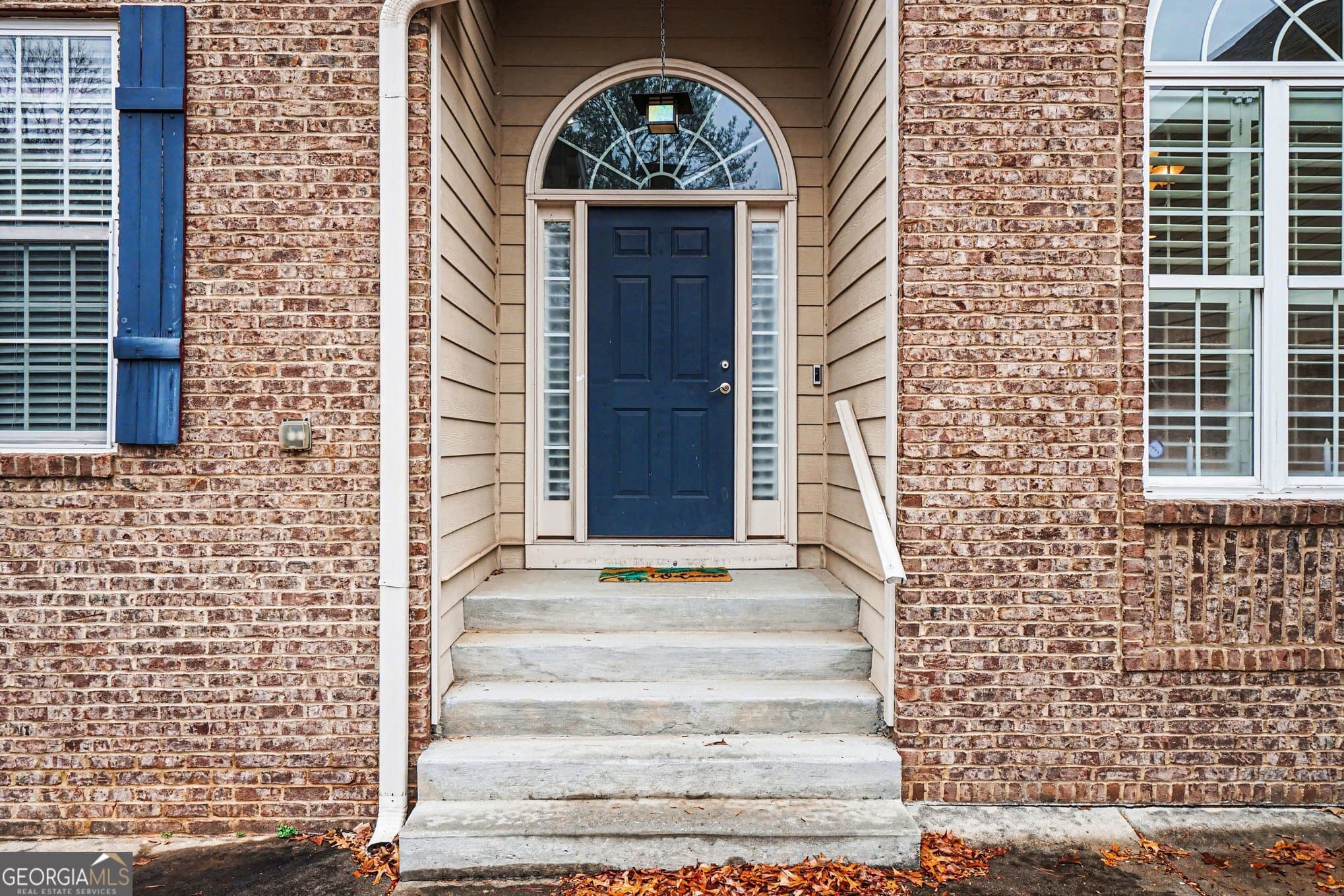 4597 Alpine Dr — photo 2