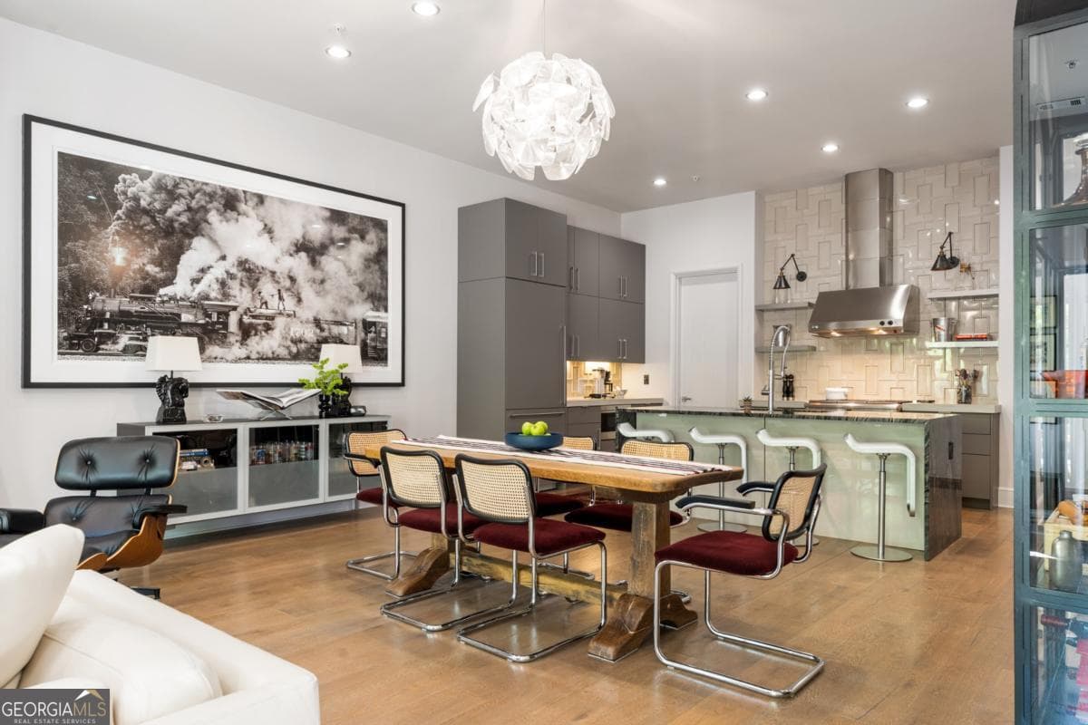 876 3rd St — photo 2