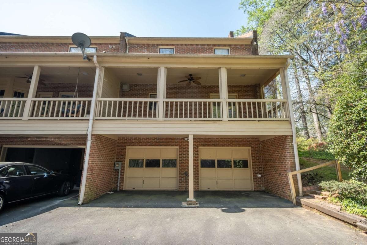 179 Stratford Dr — photo 2