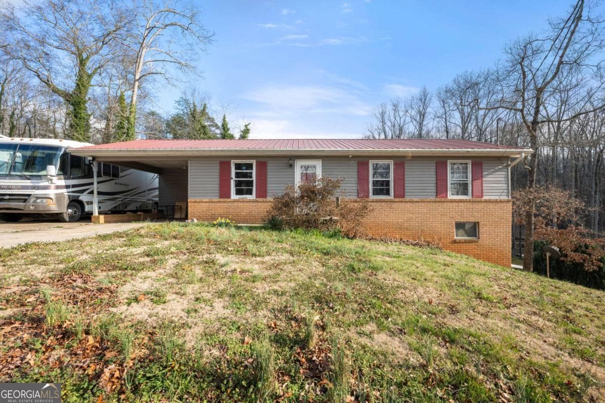 219 Shallowford Dr — photo 2