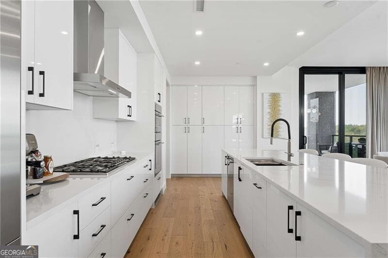 2425 Peachtree Ne Rd 901 — photo 2