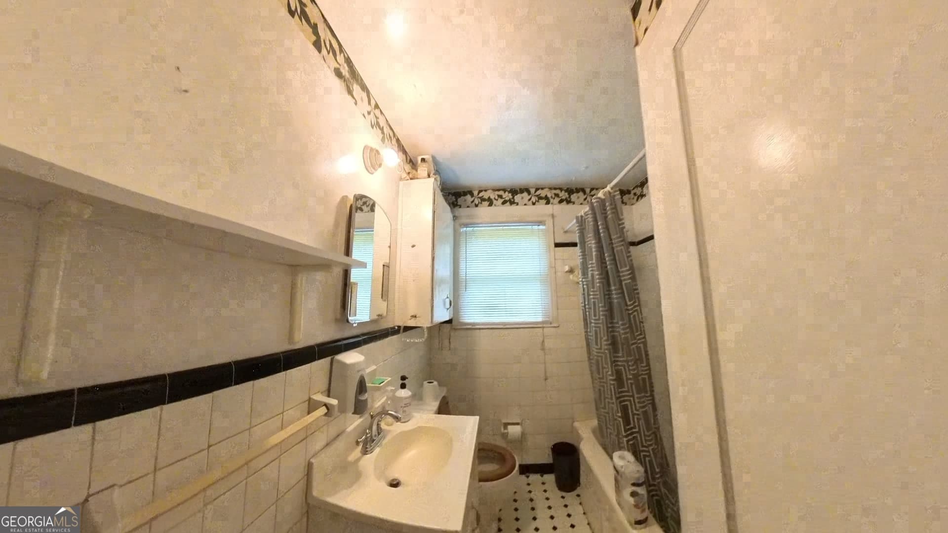 536 Allendale Dr — photo 2