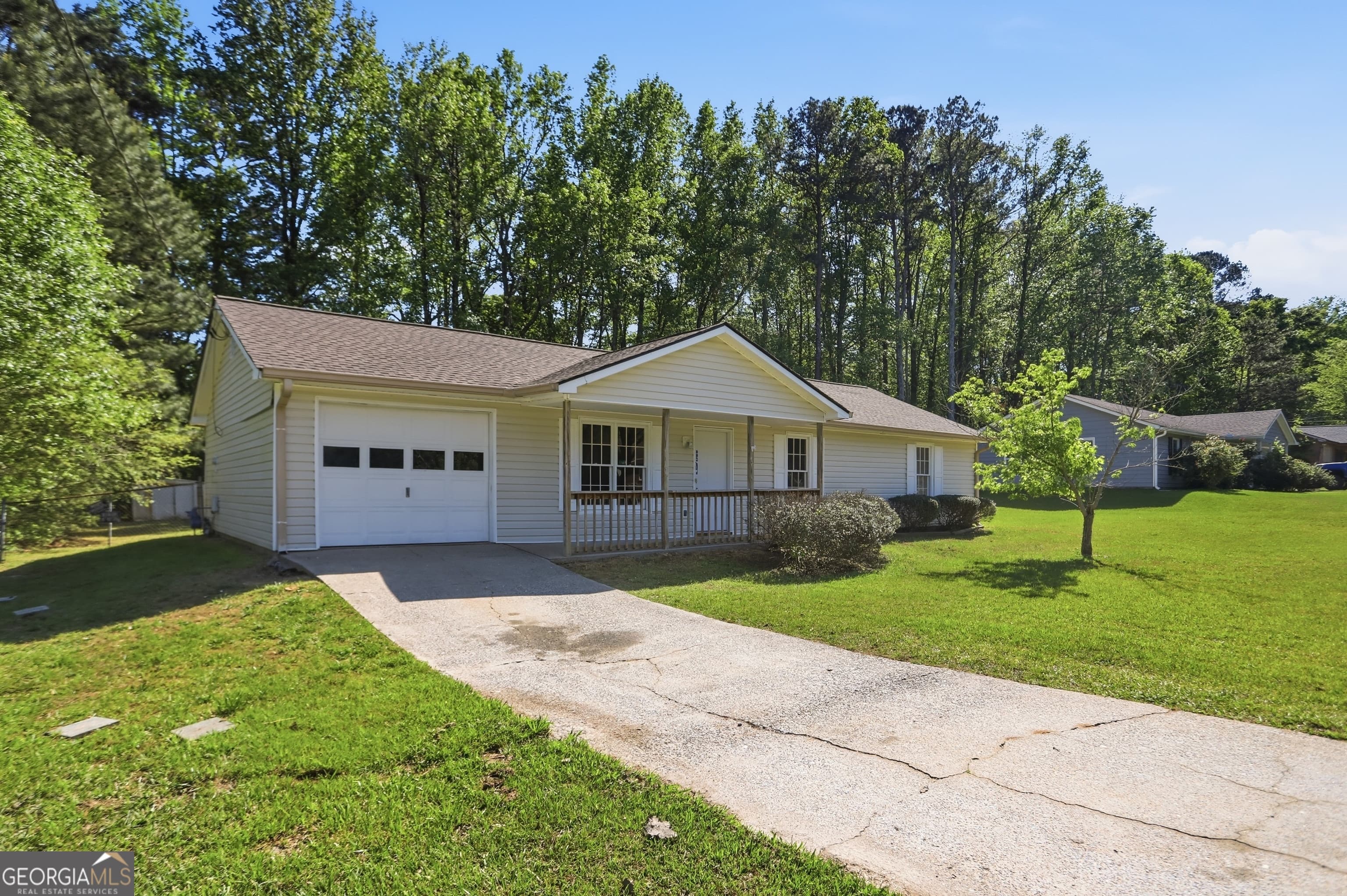 3233 Lancer Dr — photo 1