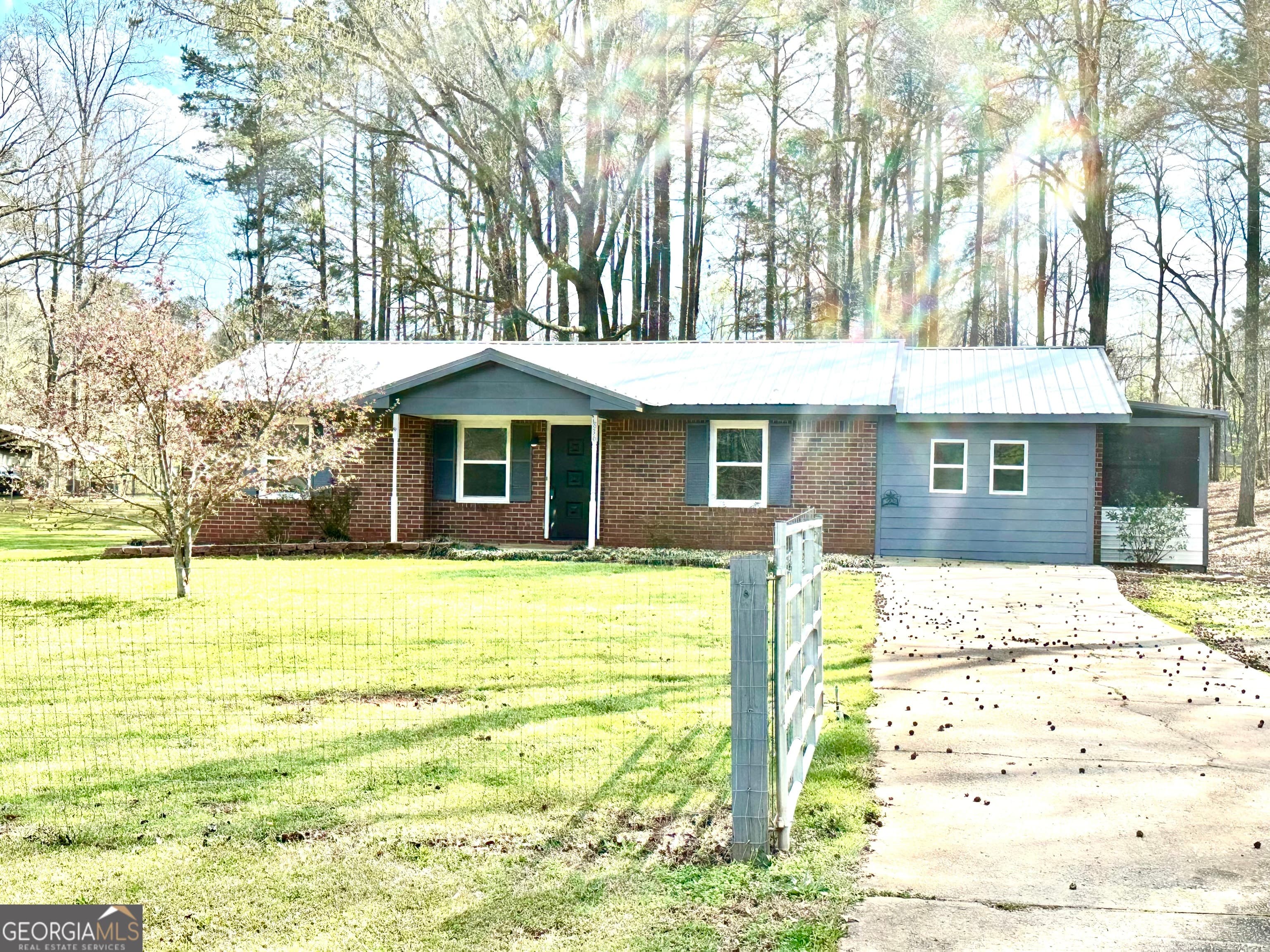 1836 Pinecrest Dr — photo 2