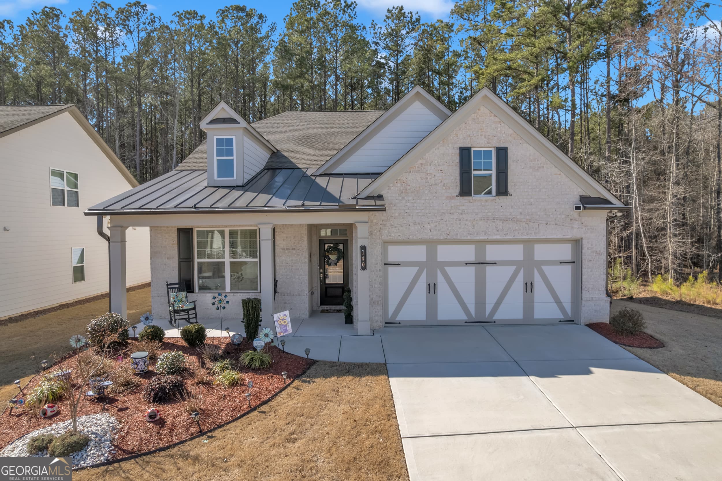 140 Amherst Way — photo 1