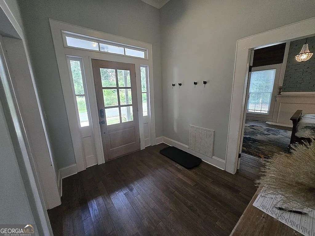 151 S Jackson St — photo 2