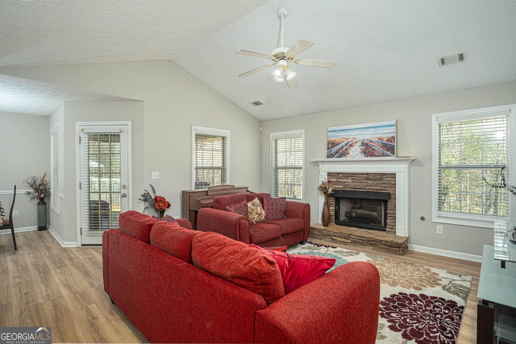 170 Belmont Circle — photo 2