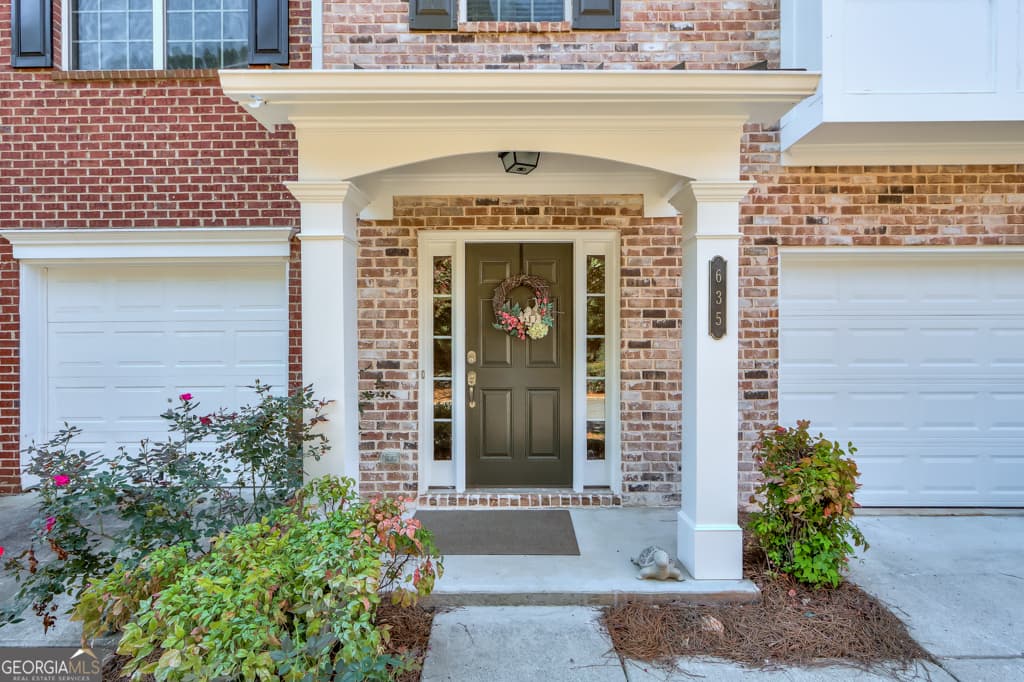 635 Coligny Ct — photo 2