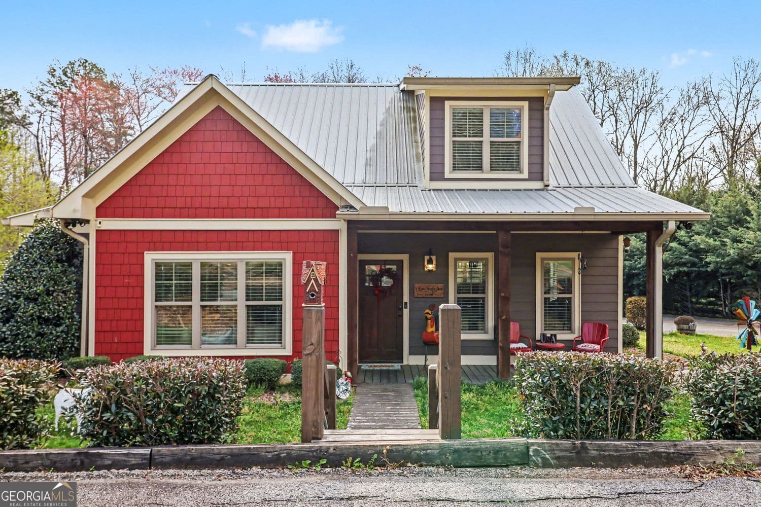 584 Ada St — photo 1