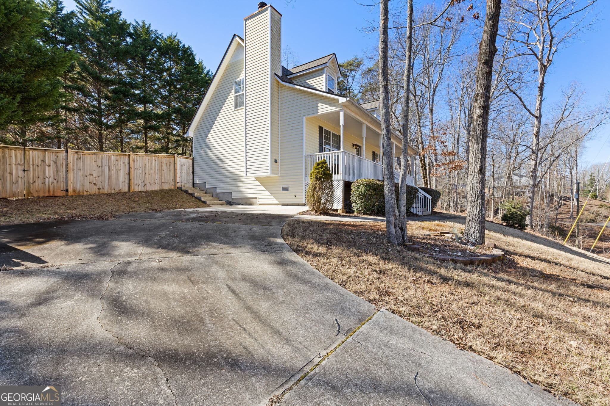 6720 Honeysuckle Ln — photo 2