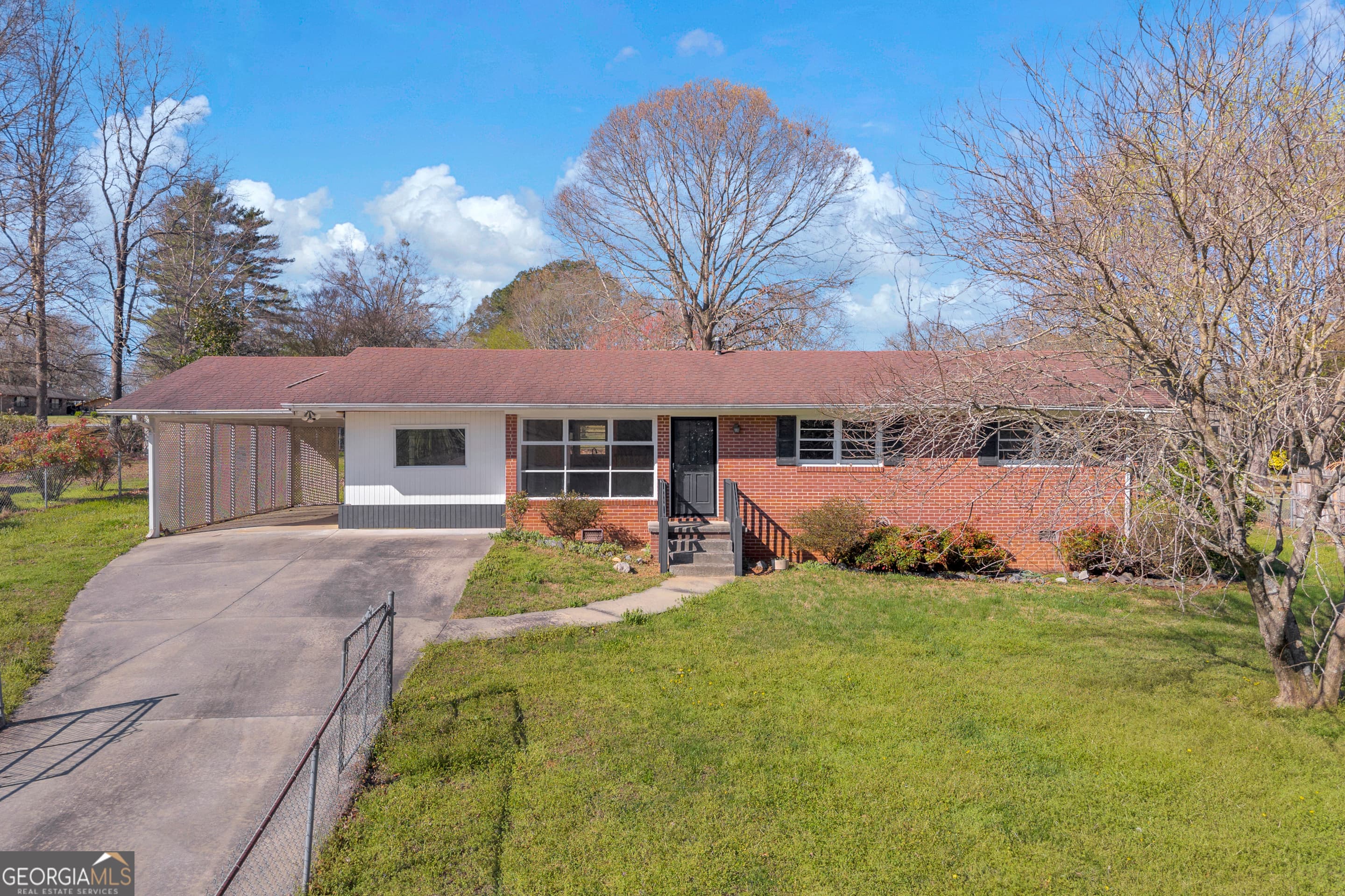 208 Cherry St — photo 1