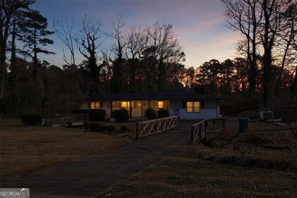 1532 Alverado Way — photo 2