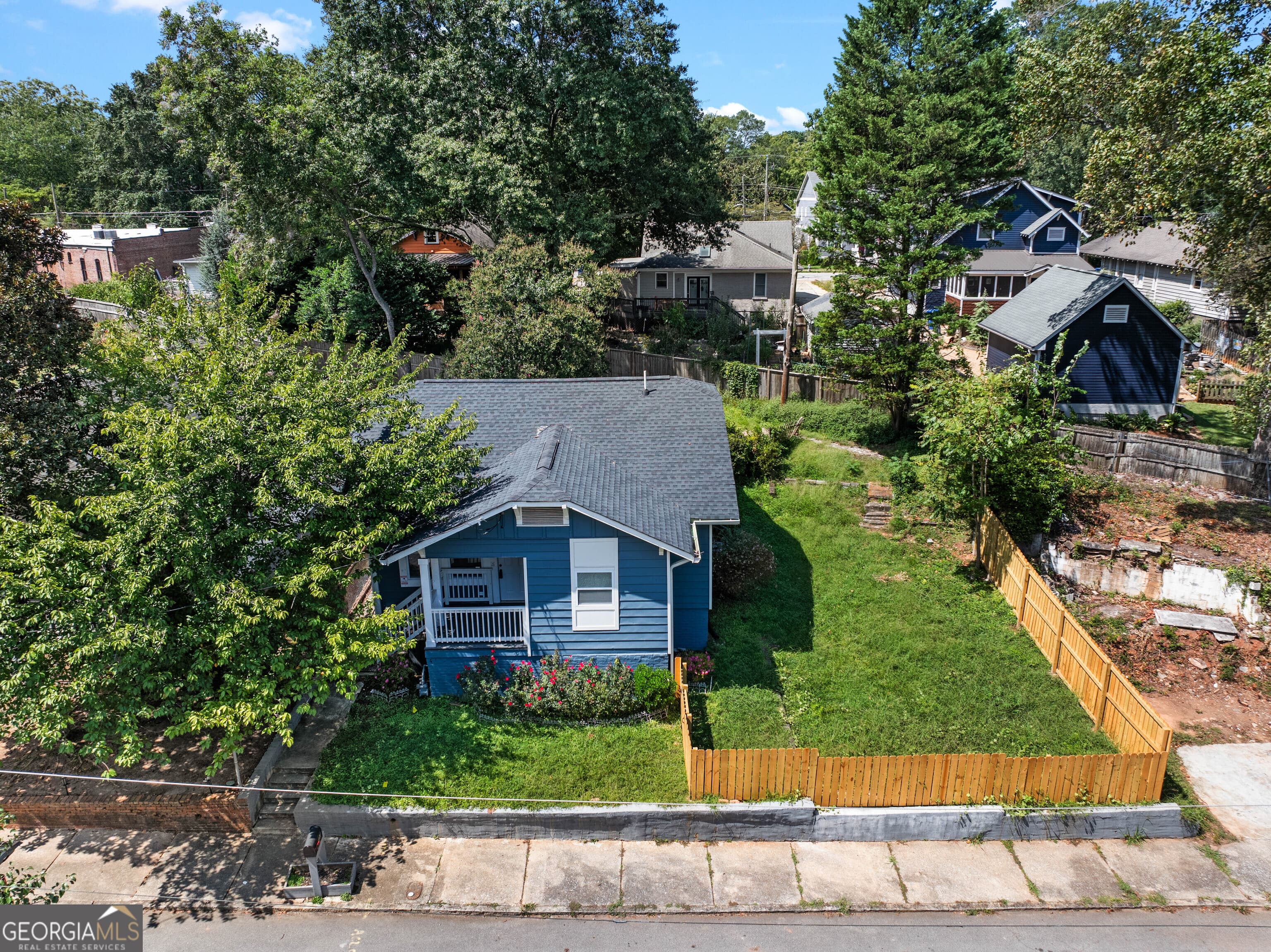 807 Gilbert Se St — photo 2