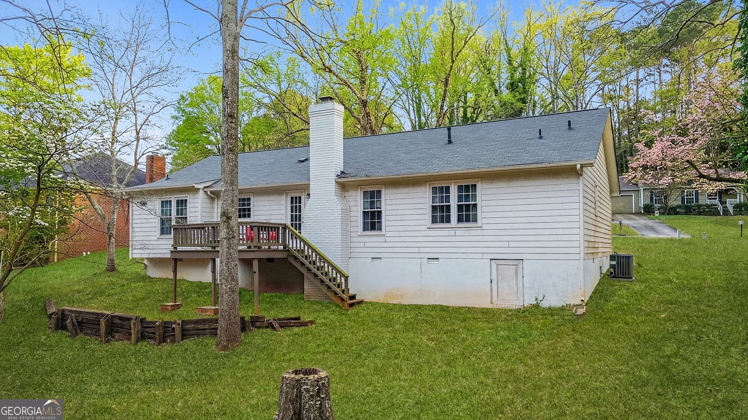 325 Brookstone Dr — photo 2