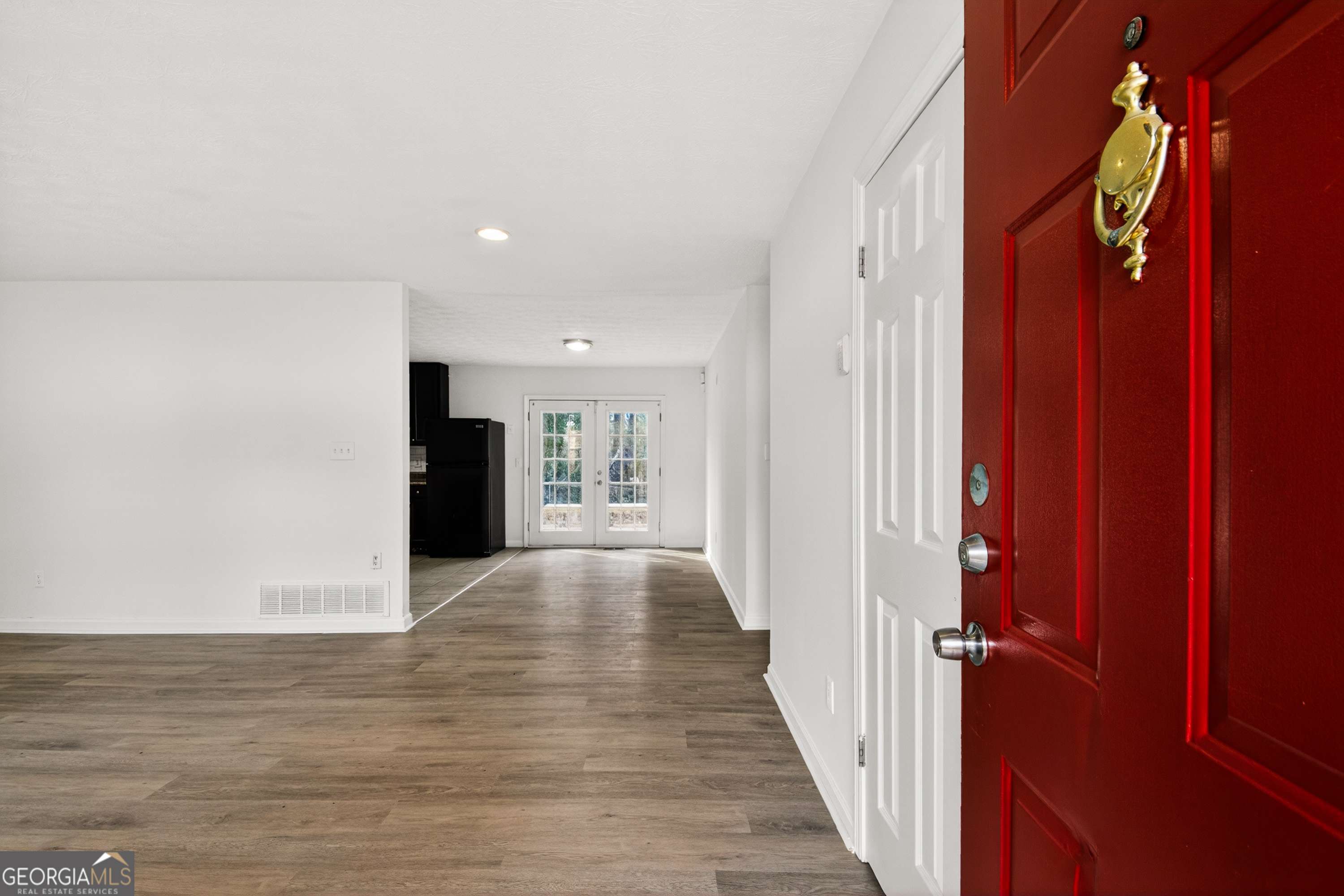 8845 Ashwood Dr — photo 2