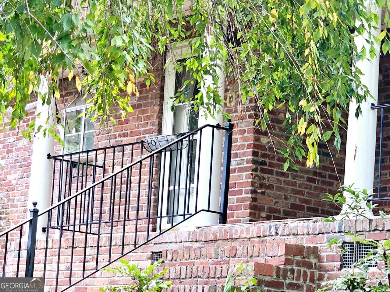 300 Mary Ln — photo 2