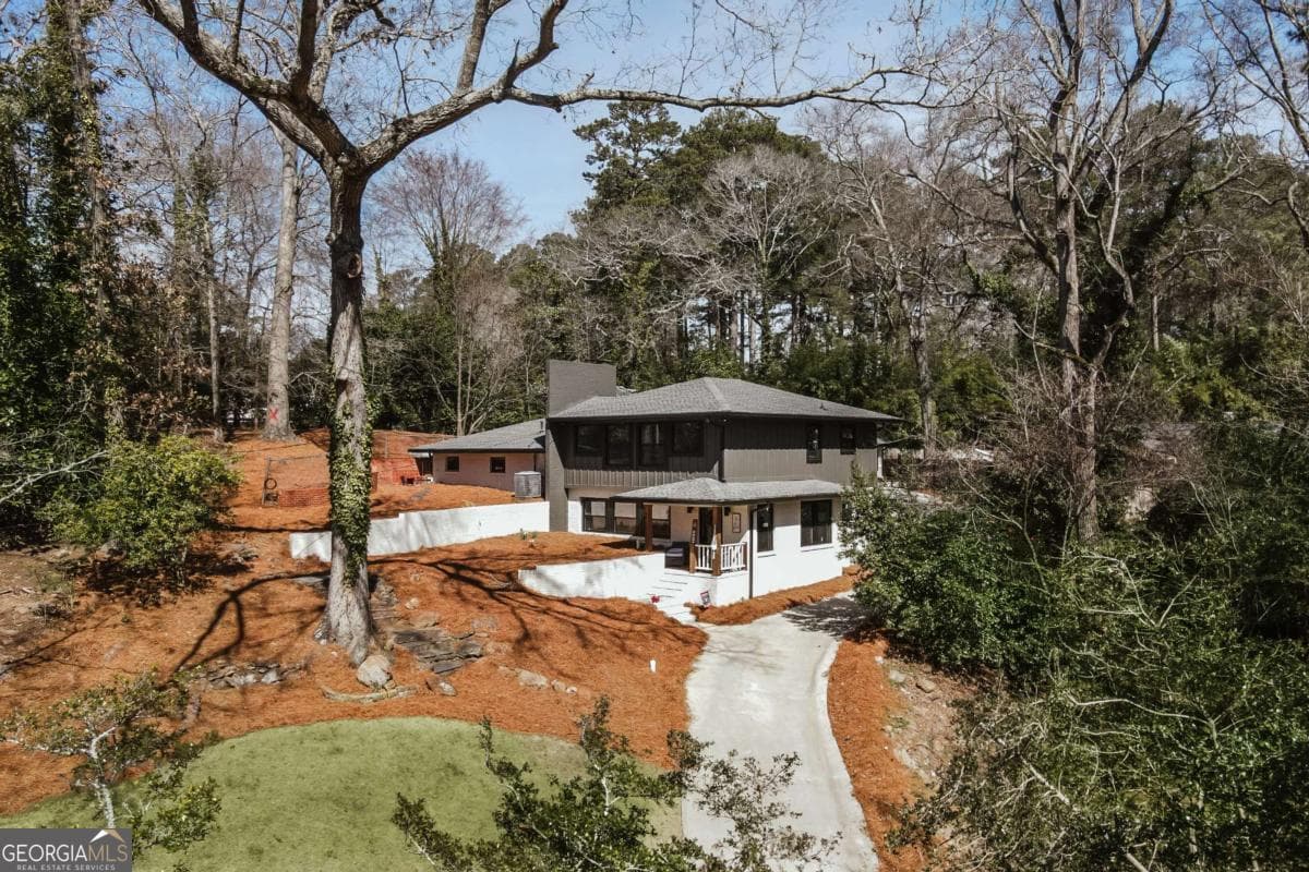 450 Westview Dr — photo 1