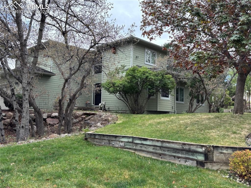 135 BROADMOOR HILLS DR - Photo 1