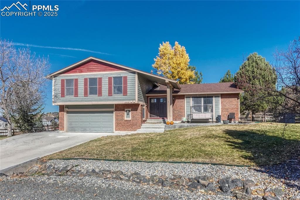 680 Rembrandt Ct — photo 1