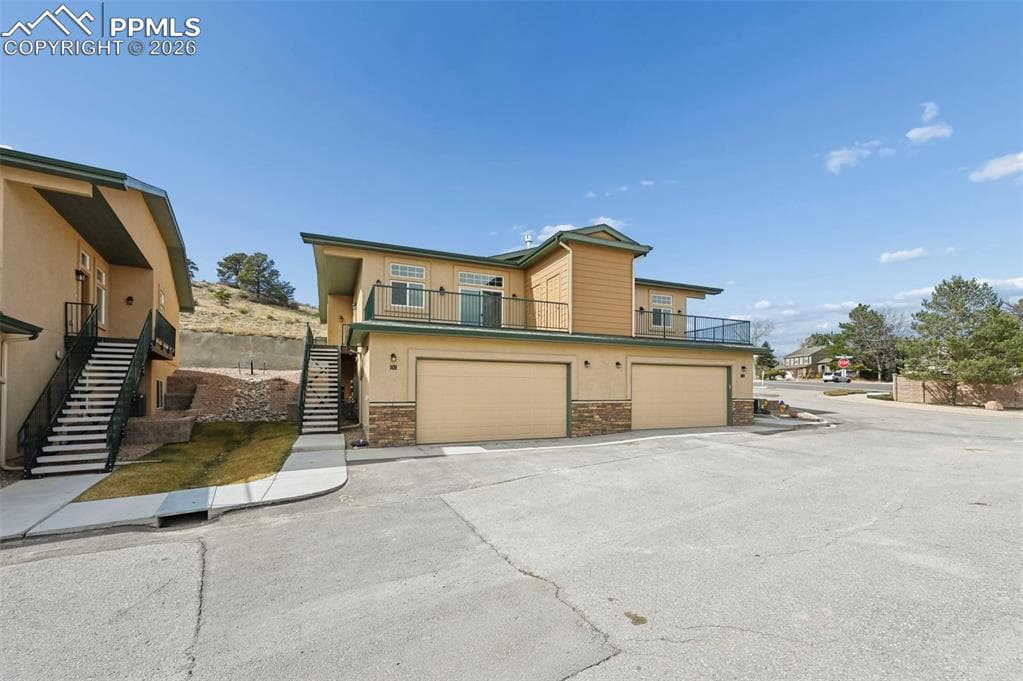 5950 Eagle Glen View 101 — photo 1